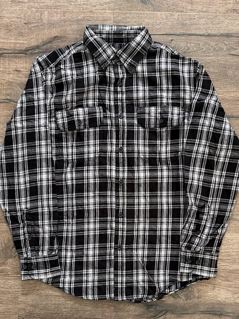 Black and White Faded Glory Plaid Flannel Button Up Shirt Small